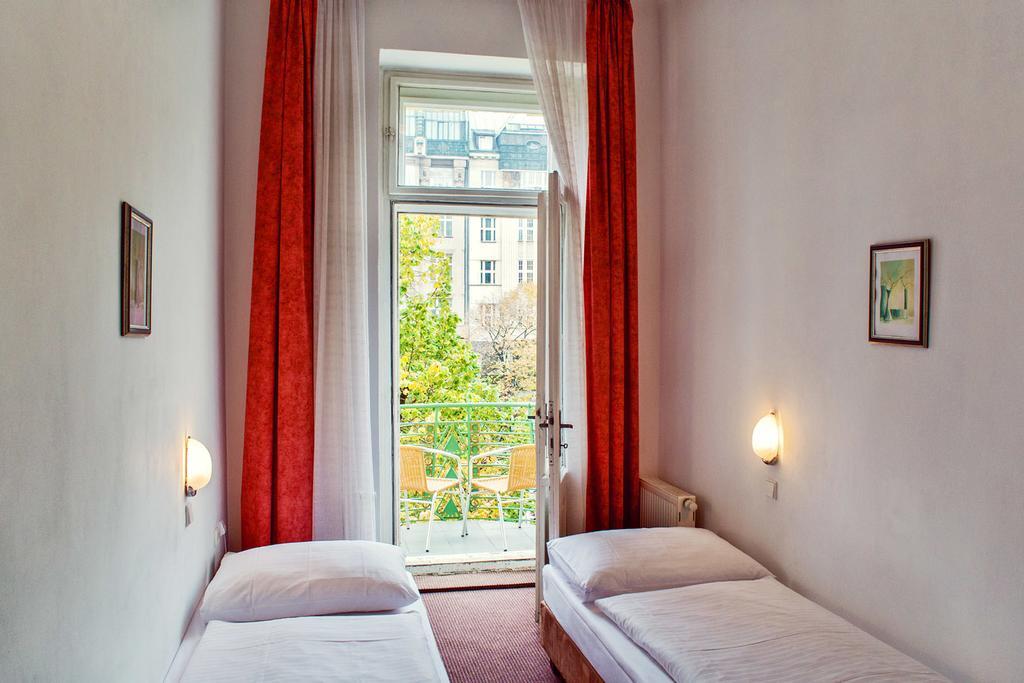 Meran Praga Exterior foto